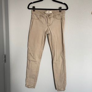 Size 7R W 28 L31 - Khaki pants - Hollister